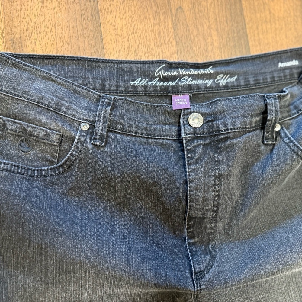 Gloria Vanderbilt Black Straight Leg Jeans - Picture 4 of 8